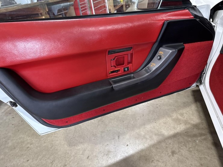 #1399-•-1990-chevrolet-corvette-convertible-car-image-36