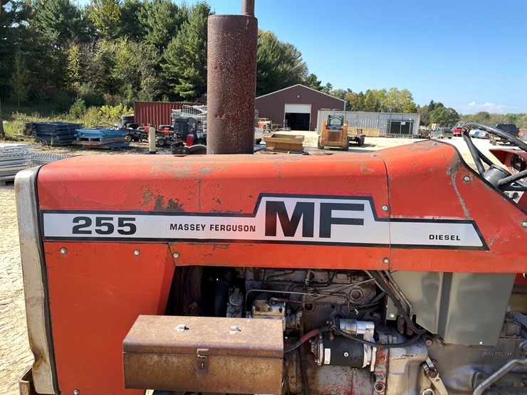 #1890-•-massy-ferguson-255-tractor-image-9