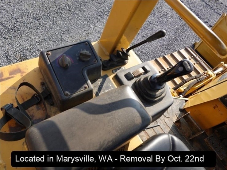 2007-caterpillar-d4g-xl-image-9