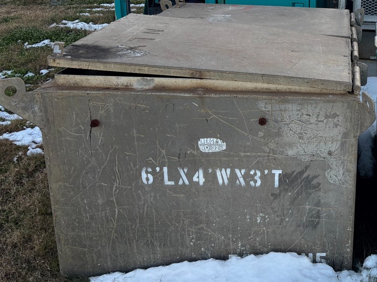 #124-•-laydown-aluminum-toolbox-image-1