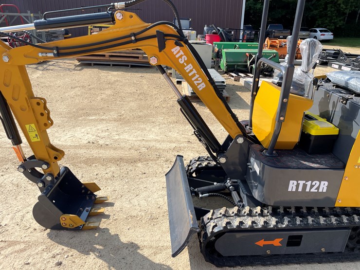 #205-•-new-rt12r-mini-excavator-image-10