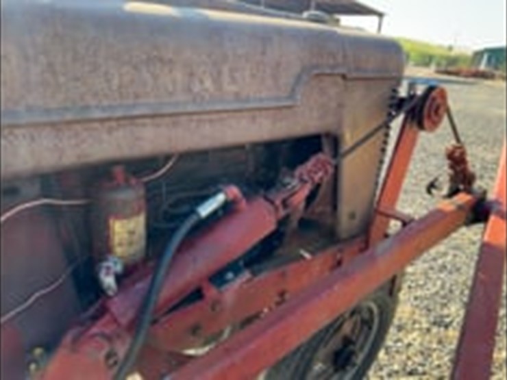 1942-farmall-model-"h"-tractor-image-43