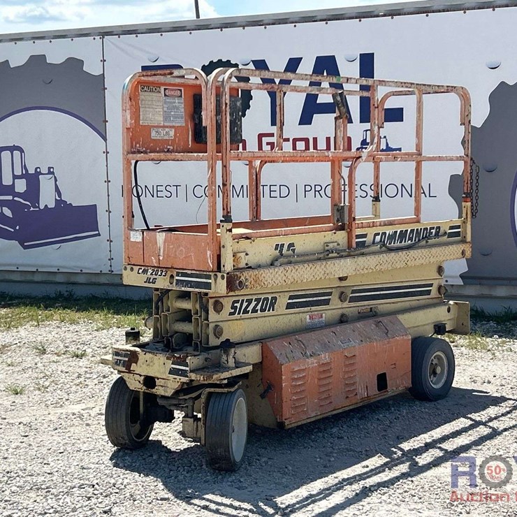1996 JLG Commander CM2033 20ft Electric Scissor Lift