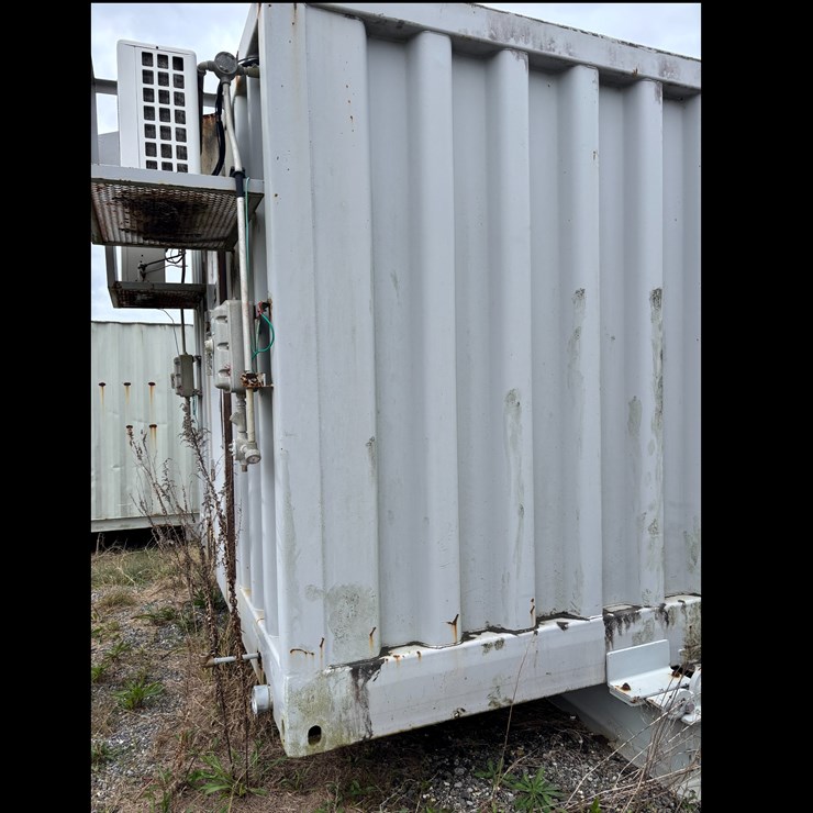 #137 • 12 MAN LIVING QUARTERS WITH BATHROOM
