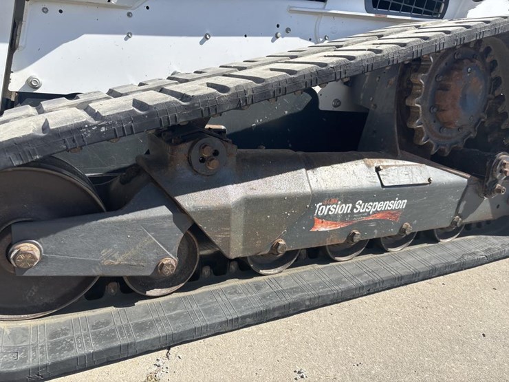 2022-bobcat-t870-image-42