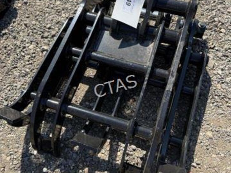 #149-•-mini-excavator-grapple-image-2