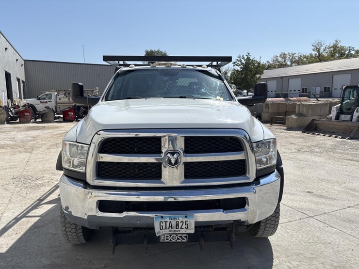 2016-dodge-ram-5500-image-6