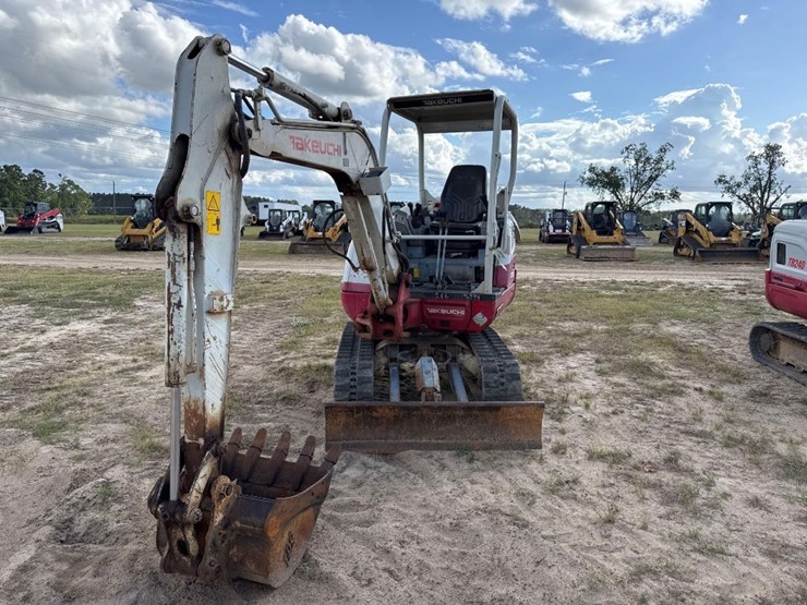 takeuchi-tb230-image-2