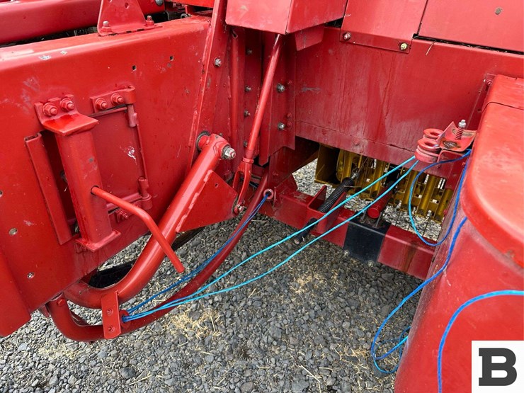 2008-new-holland-580-image-42