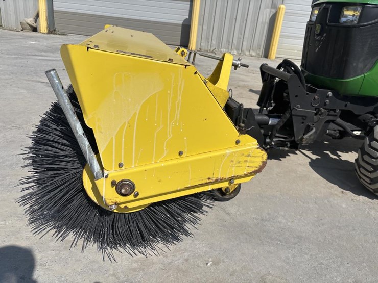 john-deere-1025-image-35