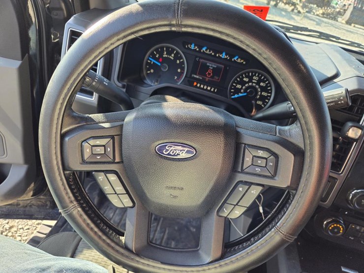 2017-ford-f150-image-44