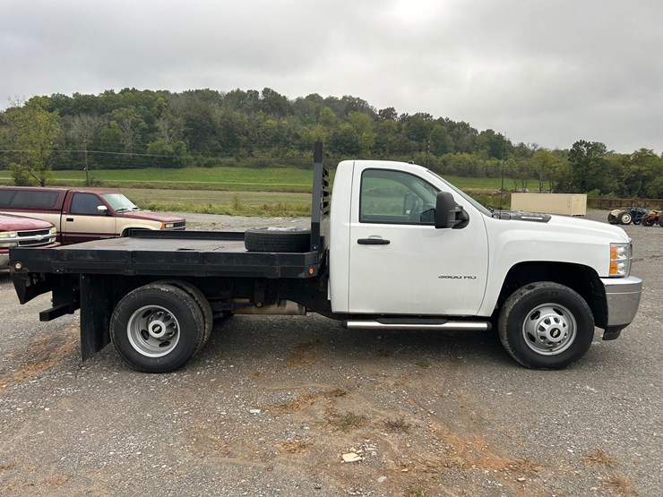 2013-chevrolet-3500-image-4