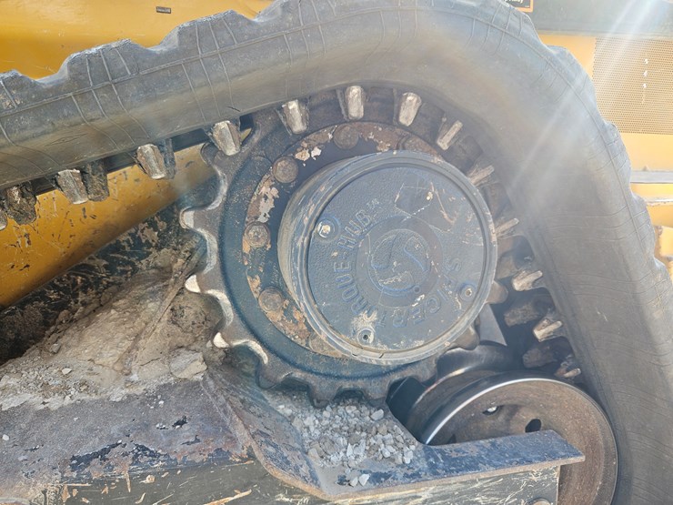 2018-deere-325g-image-21