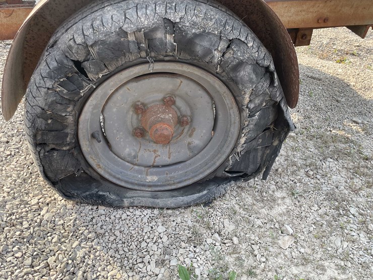 #8633-•-hobart-powerweld-303-welder-trailer-(maq)-image-13