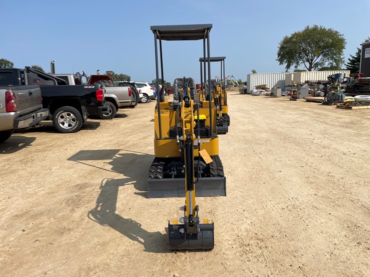 #212-•-new-rt15r-mini-excavator-image-8