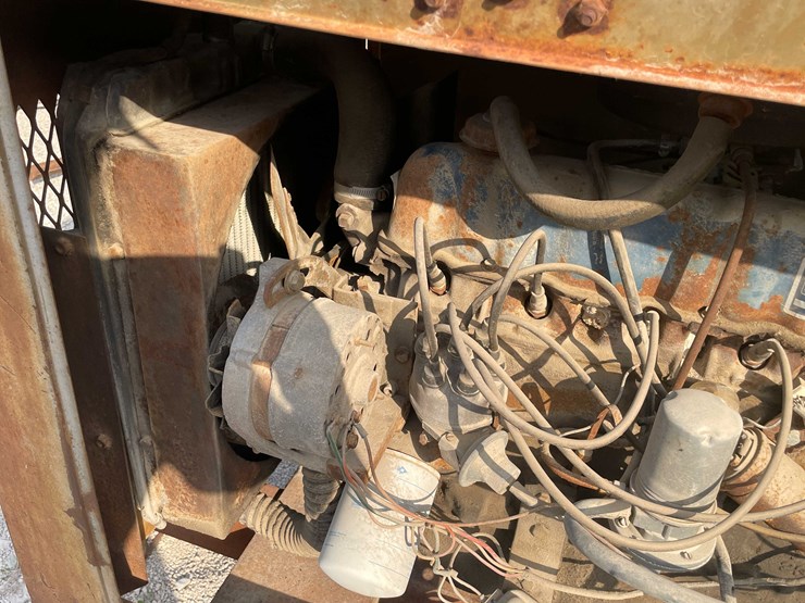 #8633-•-hobart-powerweld-303-welder-trailer-(maq)-image-24
