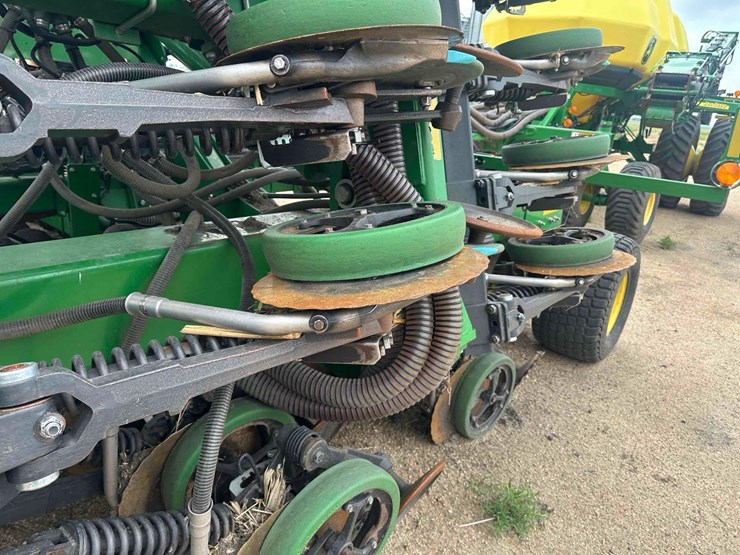 john-deere-1890-image-17