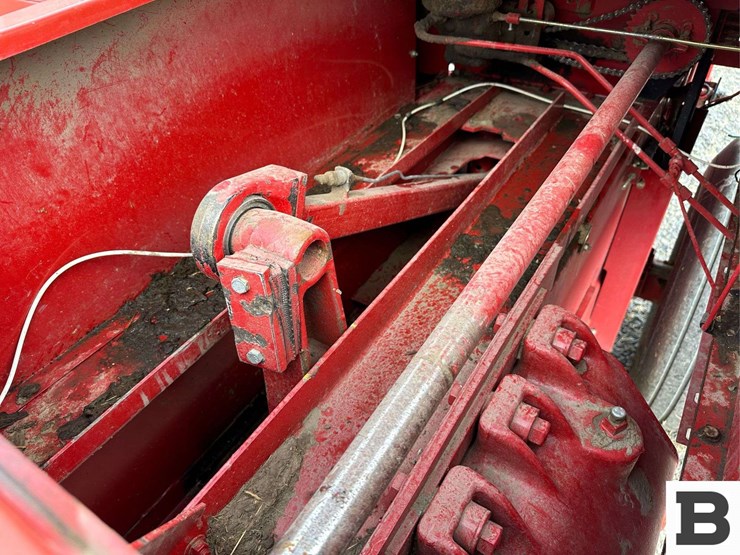 2008-new-holland-580-image-25