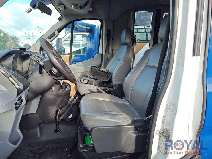 2017-ford-transit-image-26