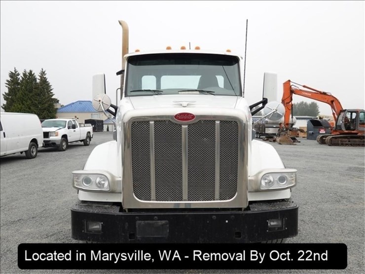 2015-peterbilt-567-image-35