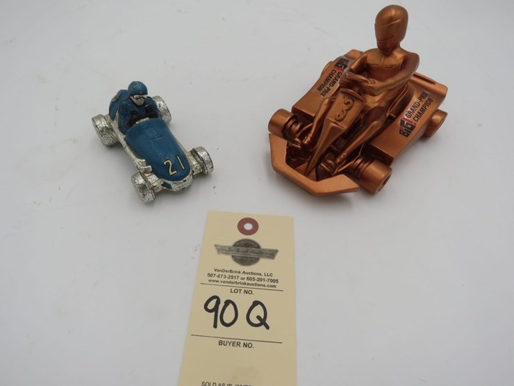 toy-race-car-grouping-image-1
