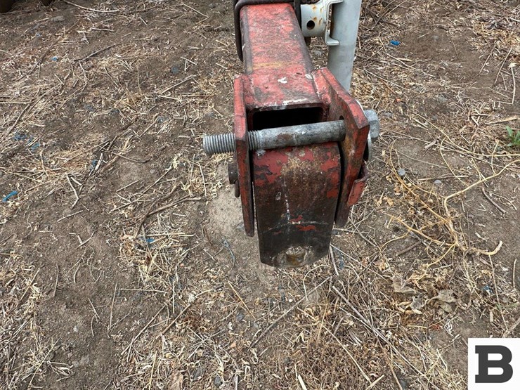 hesston-2420-image-9