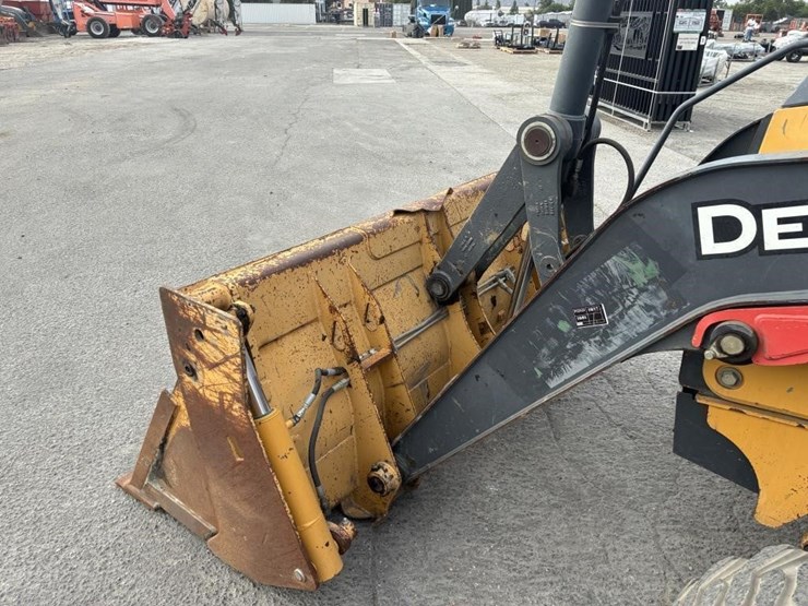2015-deere-210l-image-5