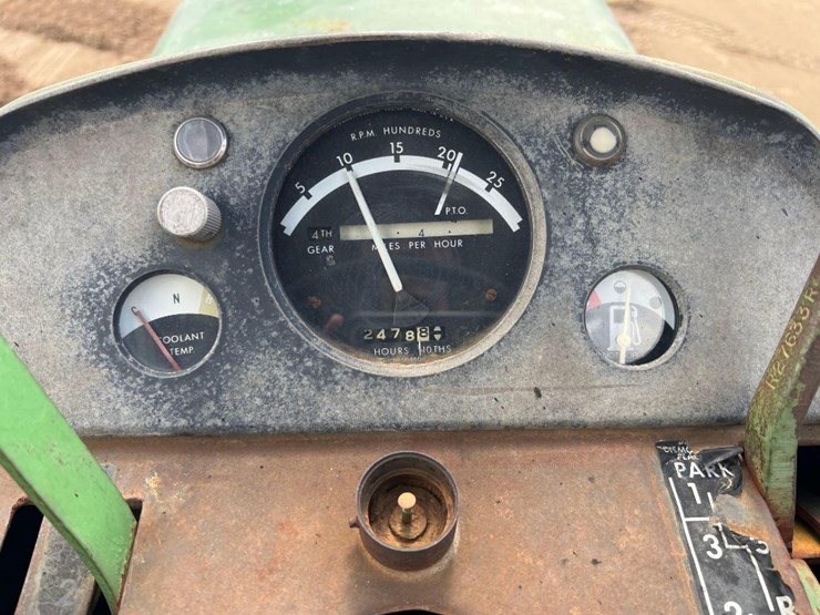 john-deere-3020-image-27