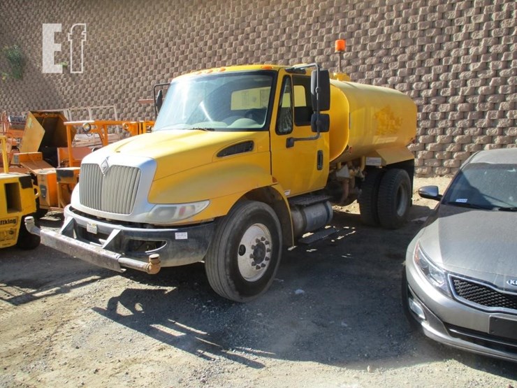 2011-international-durastar-4300-image-2