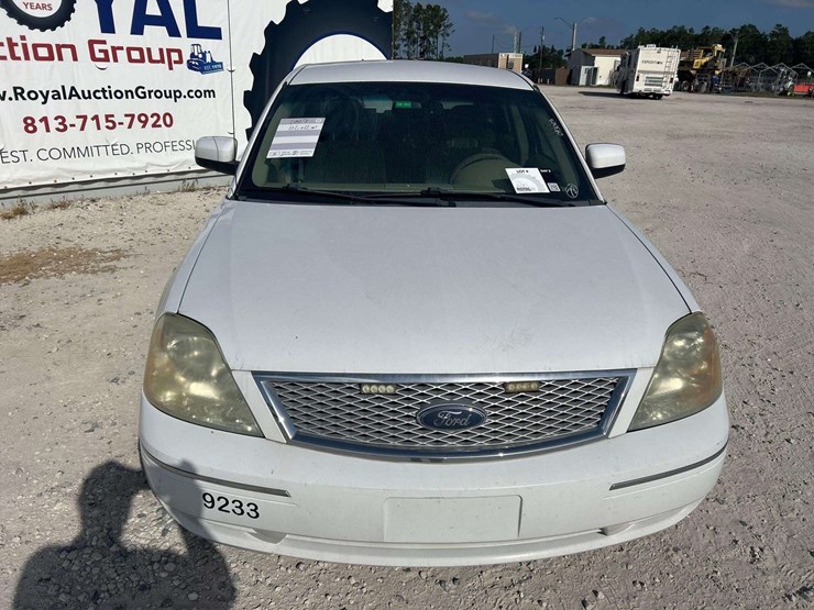 2007-ford-five-hundred-sel-sedan-image-21