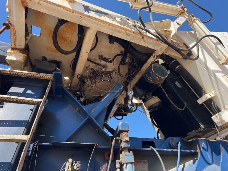 2008-peterson-5000h-whole-tree-chipper-image-26
