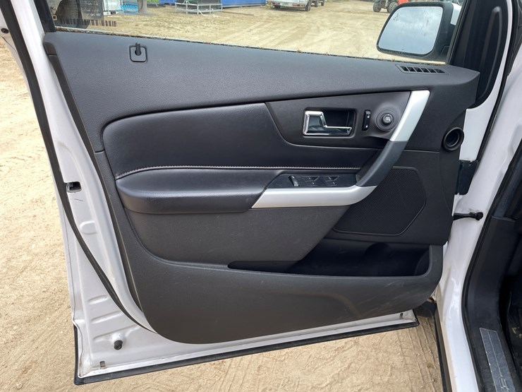 2011-ford-edge-image-31