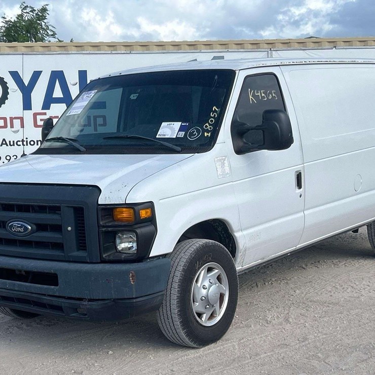 2013 Ford E-350 Cargo Van