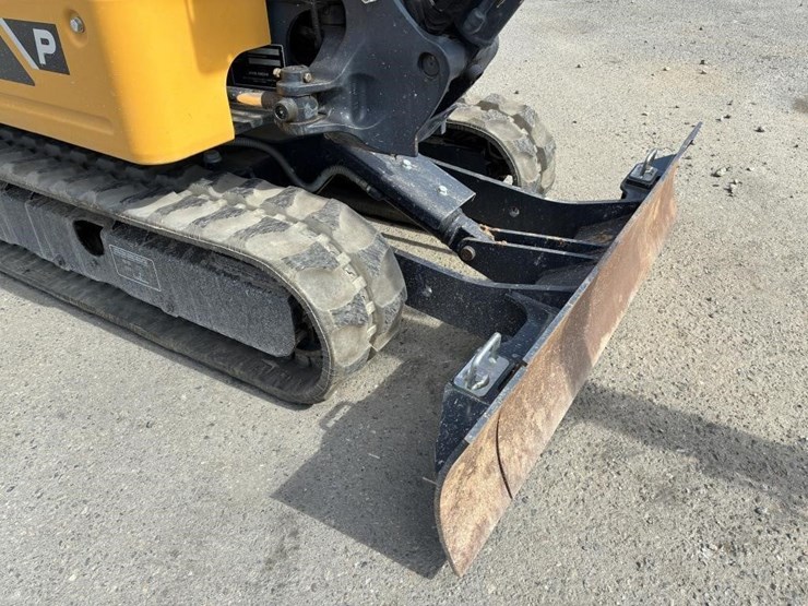 2023-john-deere-17p-hydraulic-excavator-image-7