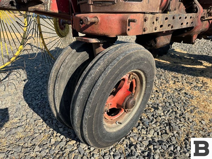 1942-farmall-model-"h"-tractor-image-15