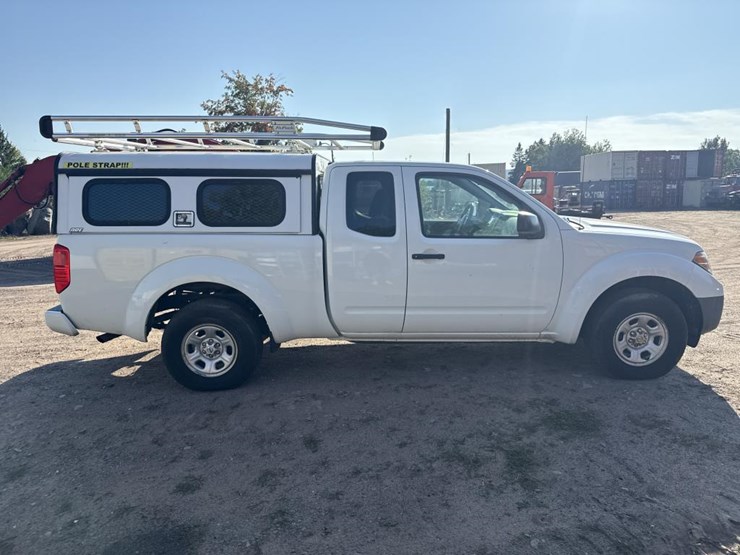 #2906-•-2017-nissan-pickup-truck-image-6