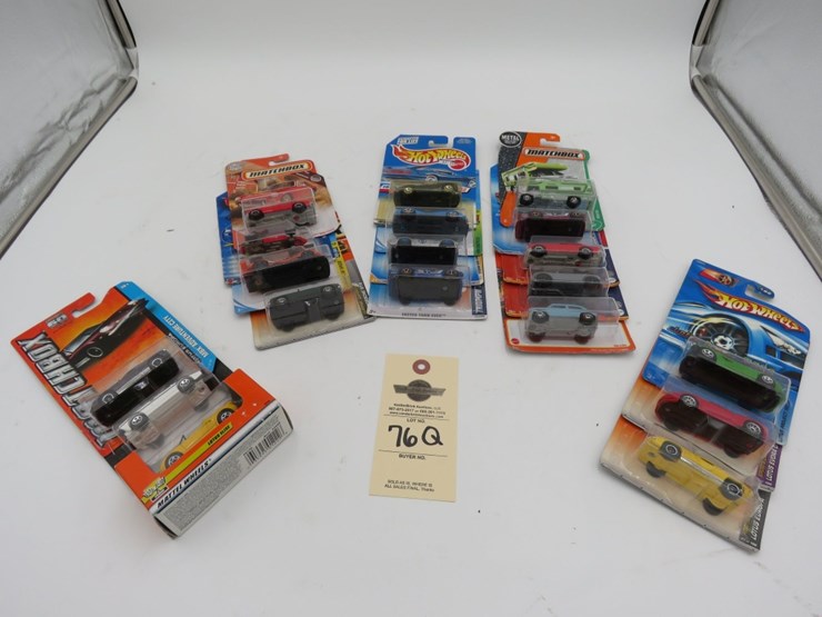 hot-wheels-and-matchbox-toy-group-image-1
