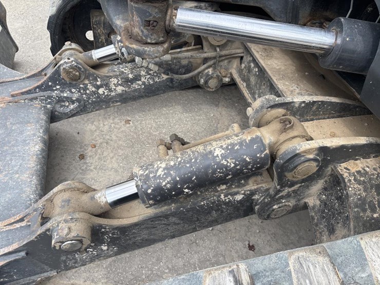 2019-bobcat-e85-image-39