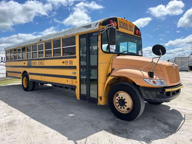 2005-ic-corporation-pb105-school-bus-image-2