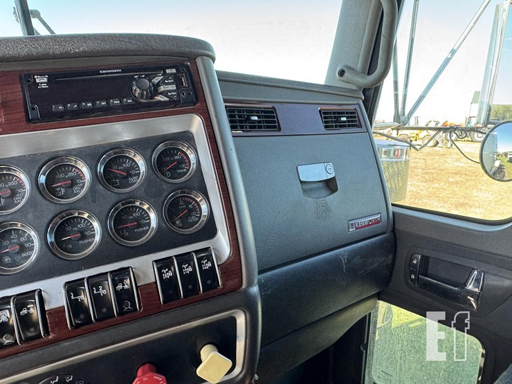 2009-kenworth-t800-image-82