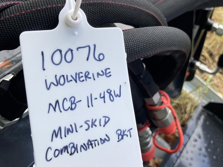 wolverine-mcb-11-48w-mini-skid-combination-bucket-image-4