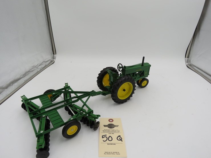 john-deere-model-70-1/16th-scale-tractor-with-disc-image-4