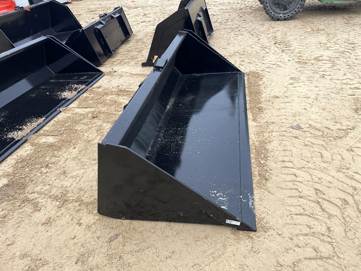 #2004-•-new-kc-90"-skid-steer-bucket-image-4