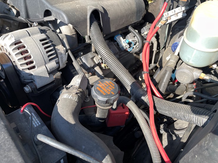 2002-chevrolet-silverado-2500hd-image-94
