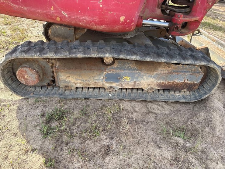 takeuchi-tb230-image-14