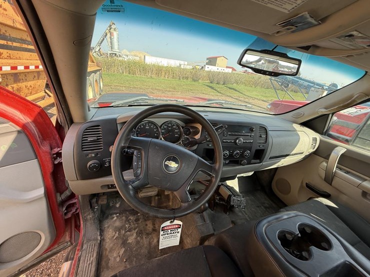 #2141-•-2013-chevrolet-silverado-2500hd-4x4-pickup-truck-image-22