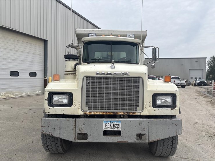 mack-rd688s-image-6