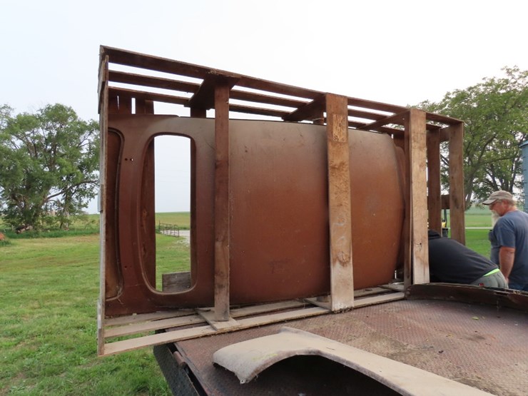 super-cool!-1949-51-ford-nos-roof-section-in-the-crate!-image-1