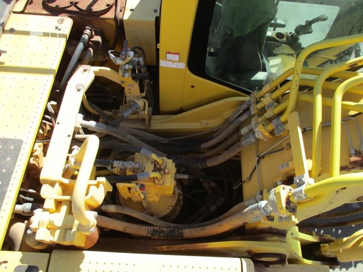 2014-komatsu-pc390-lc-10-image-7