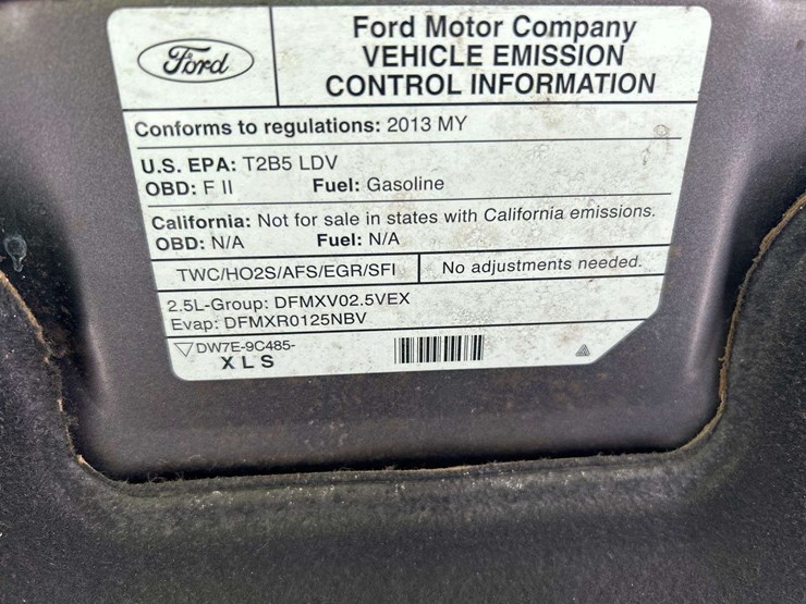 2013-ford-fusion-se-sedan-image-10